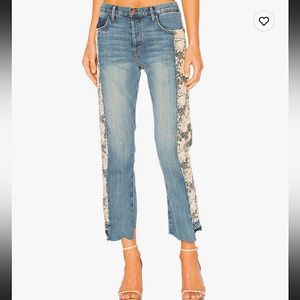 THE UNEVEN SEAMED ORIGINAL
Current Elliott Color: First Love Mixed Floral
Size24